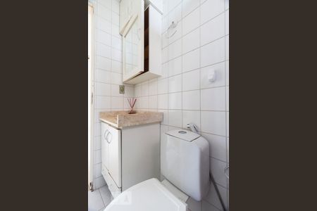 Banheiro social de apartamento à venda com 2 quartos, 47m² em Vila Parque Jabaquara, São Paulo
