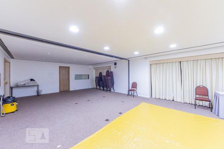 Apartamento para alugar com 30m², 1 quarto e 1 vaga Apartamento para alugar com 30m², 1 quarto e 1 vagaÁrea comum - Salão de festas