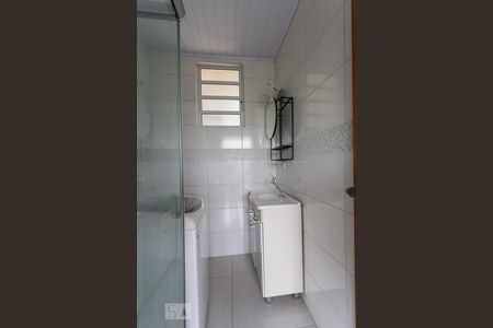 Banheiro de apartamento à venda com 1 quarto, 41m² em Centro Histórico, Porto Alegre