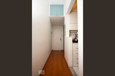 Corredor de kitnet/studio à venda com 1 quarto, 24m² em Centro, Rio de Janeiro