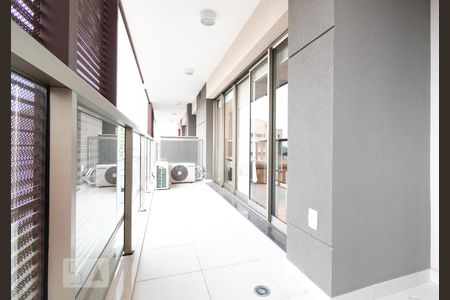 Apartamento à venda com 44m², 1 quarto e 1 vaga Apartamento à venda com 44m², 1 quarto e 1 vagaVaranda