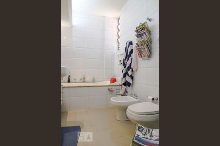 Apartamento para alugar com 294m², 3 quartos e 2 vagasBanheiro 1