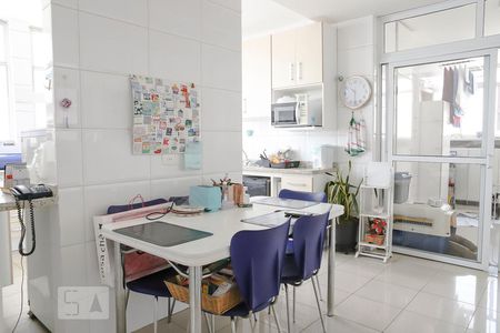 Apartamento para alugar com 294m², 3 quartos e 2 vagasCozinha
