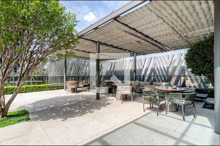 Studio para alugar com 46m², 1 quarto e 1 vaga Studio para alugar com 46m², 1 quarto e 1 vagaPiscina