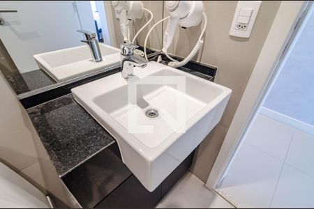 Studio para alugar com 46m², 1 quarto e 1 vaga Studio para alugar com 46m², 1 quarto e 1 vagaBanheiro