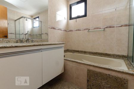 banheiro suite de apartamento para alugar com 3 quartos, 130m² em Vila Regente Feijó, São Paulo