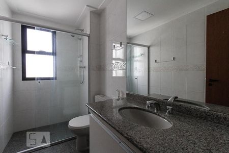 Apartamento para alugar com 130m², 3 quartos e 3 vagasbanheiro