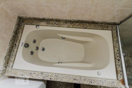 banheiro suite de apartamento para alugar com 3 quartos, 130m² em Vila Regente Feijó, São Paulo
