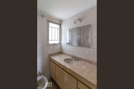 Banheiro de apartamento para alugar com 3 quartos, 100m² em Vila Cruzeiro, São Paulo