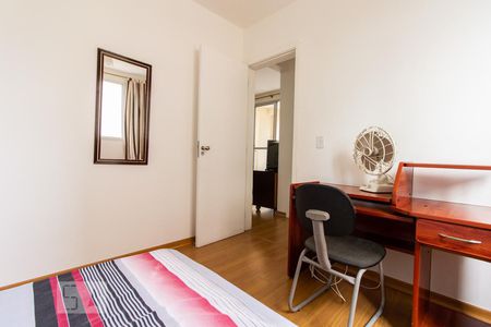 Quarto 2 de apartamento para alugar com 2 quartos, 57m² em Planalto, Belo Horizonte