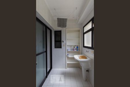 Apartamento para alugar com 80m², 2 quartos e 2 vagas Apartamento para alugar com 80m², 2 quartos e 2 vagasÁrea de serviço