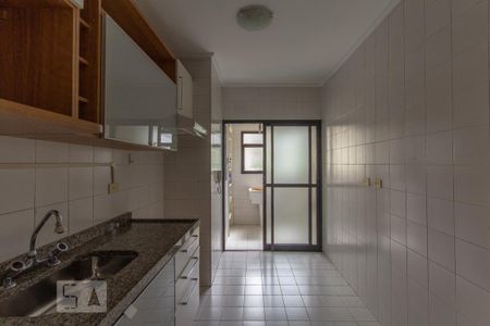 Cozinha de apartamento para alugar com 2 quartos, 80m² em Vila Suzana, São Paulo