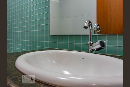 Apartamento à venda com 110m², 4 quartos e 2 vagasPia Banheiro Social 1