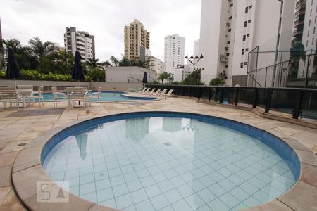 Apartamento à venda com 238m², 4 quartos e 3 vagasPiscina