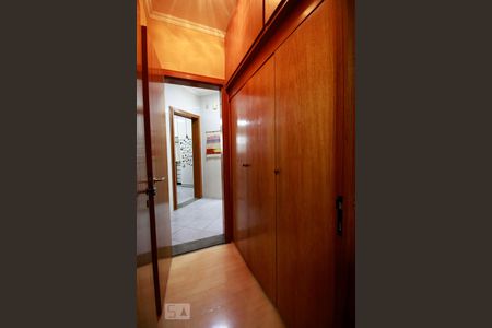 Apartamento à venda com 238m², 4 quartos e 3 vagasArmários do corredor cozinha