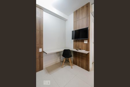 Sala de kitnet/studio à venda com 1 quarto, 42m² em Empresarial 18 do Forte, Barueri