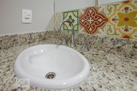 Banheiro de kitnet/studio à venda com 1 quarto, 42m² em Empresarial 18 do Forte, Barueri