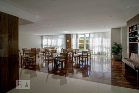 Studio à venda com 42m², 1 quarto e 1 vaga Studio à venda com 42m², 1 quarto e 1 vagaSalão de Festas