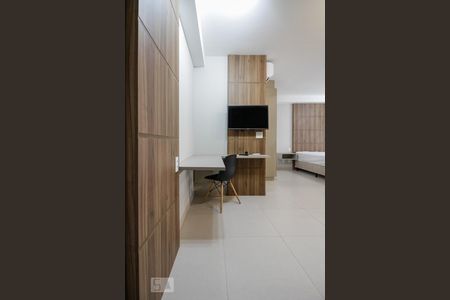 Sala de kitnet/studio à venda com 1 quarto, 42m² em Empresarial 18 do Forte, Barueri