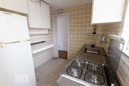 Cozinha de apartamento para alugar com 1 quarto, 44m² em Água Branca, São Paulo