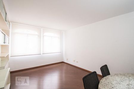 Apartamento para alugar com 84m², 2 quartos e 1 vagaSala