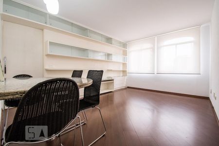 Apartamento para alugar com 84m², 2 quartos e 1 vagaSala