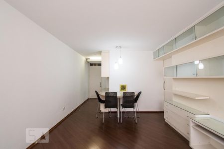 Apartamento para alugar com 84m², 2 quartos e 1 vagaSala