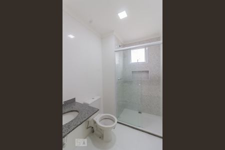 Apartamento à venda com 71m², 2 quartos e 1 vaga Apartamento à venda com 71m², 2 quartos e 1 vagaBanheiro da suíte