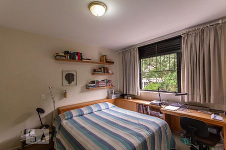 Apartamento à venda com 236m², 3 quartos e 4 vagas Apartamento à venda com 236m², 3 quartos e 4 vagasSuíte2