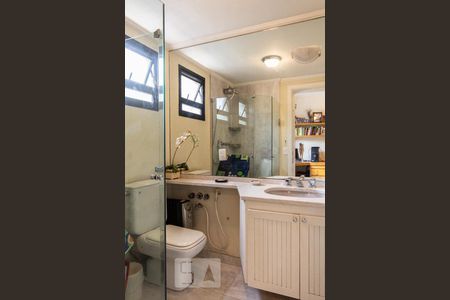 Apartamento à venda com 236m², 3 quartos e 4 vagas Apartamento à venda com 236m², 3 quartos e 4 vagasSuíte1