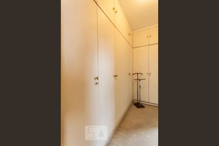 Apartamento à venda com 236m², 3 quartos e 4 vagas Apartamento à venda com 236m², 3 quartos e 4 vagasSuíte3