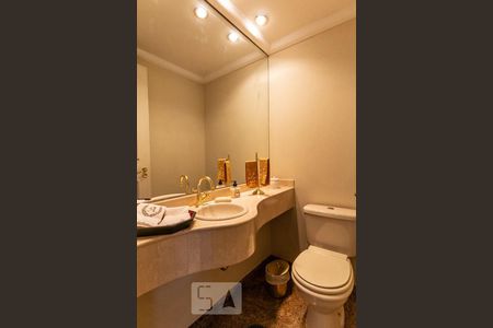 Apartamento à venda com 236m², 3 quartos e 4 vagas Apartamento à venda com 236m², 3 quartos e 4 vagasLavabo