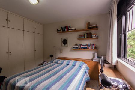 Apartamento à venda com 236m², 3 quartos e 4 vagas Apartamento à venda com 236m², 3 quartos e 4 vagasSuíte2