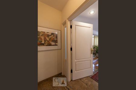 Apartamento à venda com 236m², 3 quartos e 4 vagas Apartamento à venda com 236m², 3 quartos e 4 vagasEntrada Social