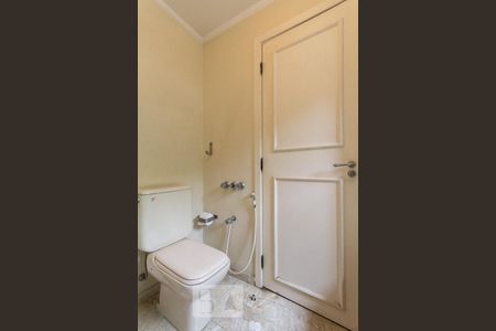 Apartamento à venda com 236m², 3 quartos e 4 vagas Apartamento à venda com 236m², 3 quartos e 4 vagasSuíte2