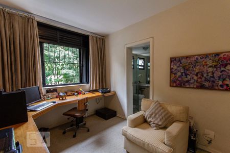 Apartamento à venda com 236m², 3 quartos e 4 vagas Apartamento à venda com 236m², 3 quartos e 4 vagasSuíte1