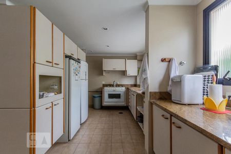 Apartamento à venda com 236m², 3 quartos e 4 vagas Apartamento à venda com 236m², 3 quartos e 4 vagasCozinha