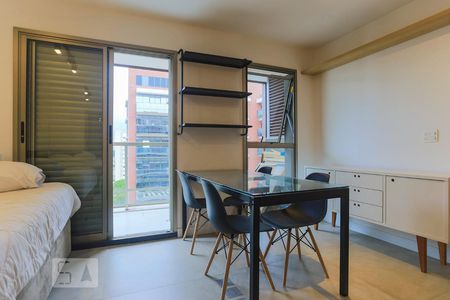 Studio para alugar com 33m², 1 quarto e 1 vaga Studio para alugar com 33m², 1 quarto e 1 vagaSala e Quarto