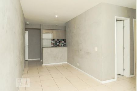 Sala de apartamento para alugar com 3 quartos, 69m² em Del Castilho, Rio de Janeiro