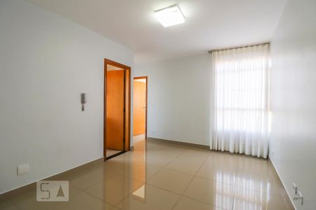 Sala de apartamento à venda com 2 quartos, 67m² em Jardim América, Goiânia