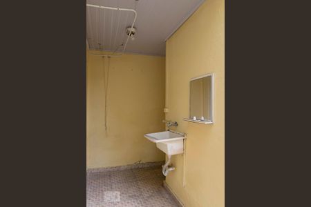 1o. Andar - Área de serviço de casa para alugar com 2 quartos, 76m² em Jardim Glória, São Paulo