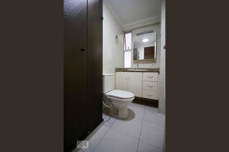 Banheiro de apartamento à venda com 3 quartos, 76m² em Vila Suzana, São Paulo