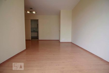 Sala de apartamento à venda com 3 quartos, 76m² em Vila Suzana, São Paulo