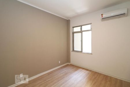 Apartamento à venda com 92m², 3 quartos e sem vagaSuite.