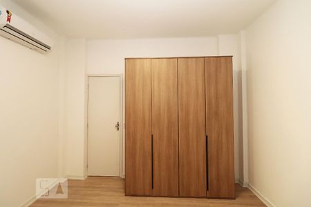 Apartamento à venda com 92m², 3 quartos e sem vagaSuite.