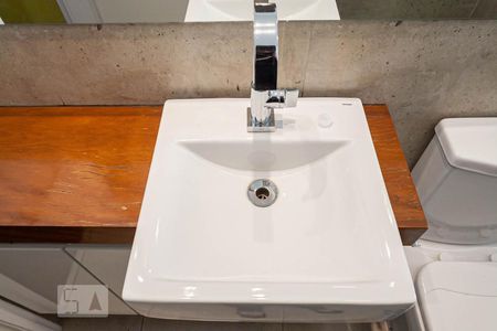 Apartamento para alugar com 75m², 2 quartos e 1 vaga Apartamento para alugar com 75m², 2 quartos e 1 vagaBanheiro social - pia