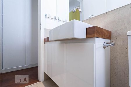 Apartamento para alugar com 75m², 2 quartos e 1 vaga Apartamento para alugar com 75m², 2 quartos e 1 vagaBanheiro social - armário