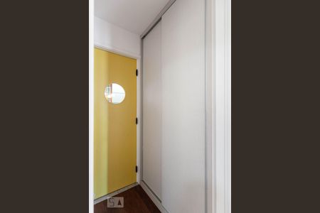 Apartamento para alugar com 75m², 2 quartos e 1 vaga Apartamento para alugar com 75m², 2 quartos e 1 vagaCorredor - armário