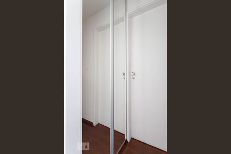 Apartamento para alugar com 75m², 2 quartos e 1 vaga Apartamento para alugar com 75m², 2 quartos e 1 vagaCorredor - armário