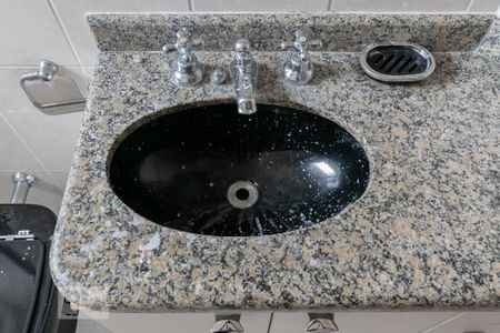 Detalhe do banheiro  de casa para alugar com 2 quartos, 70m² em Vila Nair, São Paulo